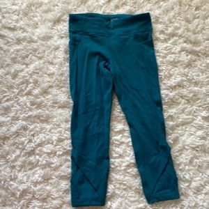 Athleta Girl Capri Leggings